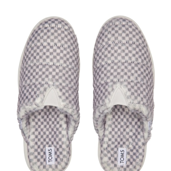 Toms - Picture 3 of 8